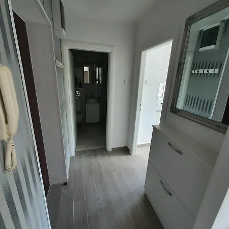 Apartman Nova Varos Apartment